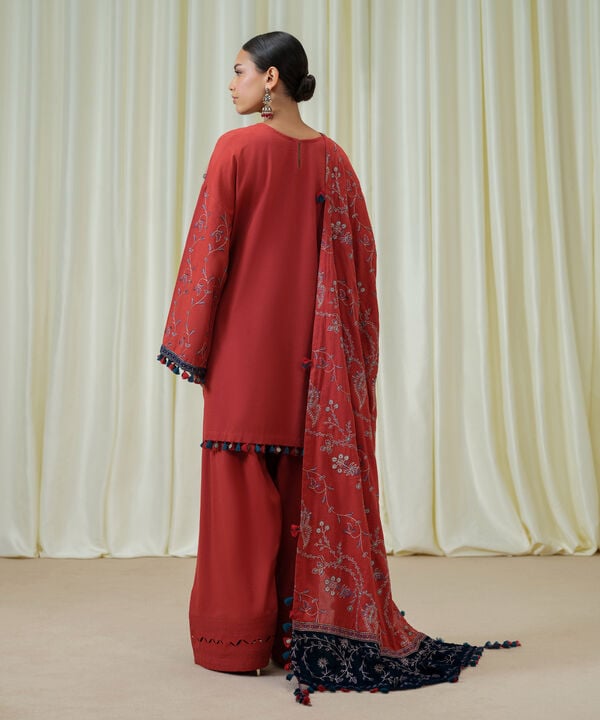 Sapphire | Fall Winter 25 | 3 Piece - Embroidered Cotton Karandi Suit 03PESD25V82B